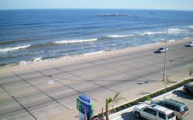 Holiday Inn Express & Suites Galveston West-Seawall